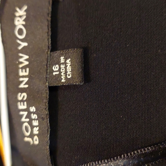 Jones New York - Ladies Dress - Picture 3 of 3